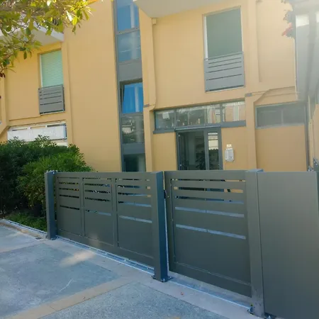 La Perla Di Maria Apartment *